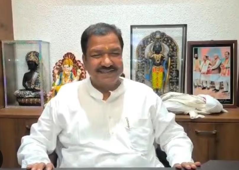 राजस्व एवं भूमि सुधार मंत्री डॉ. दिलीप कुमार जायसवाल