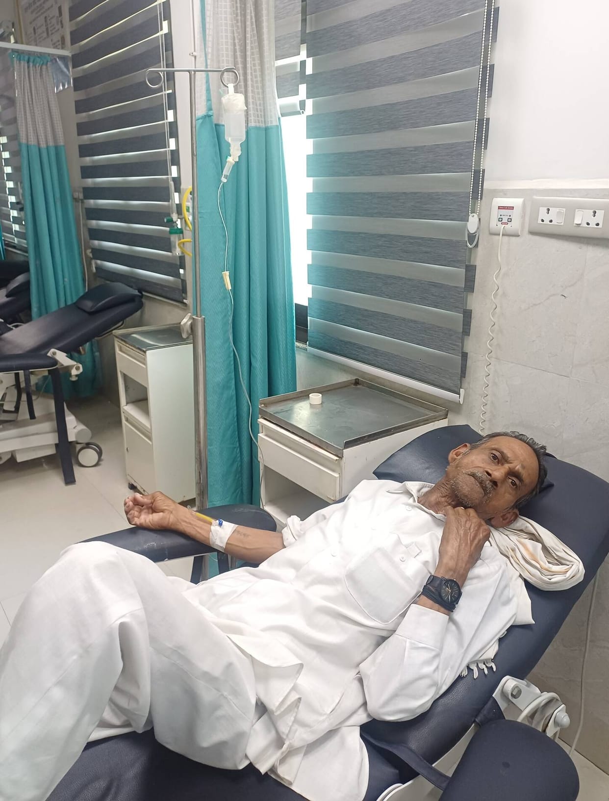 Cancer hospital faces shortage of medicines, people are buying them from outside