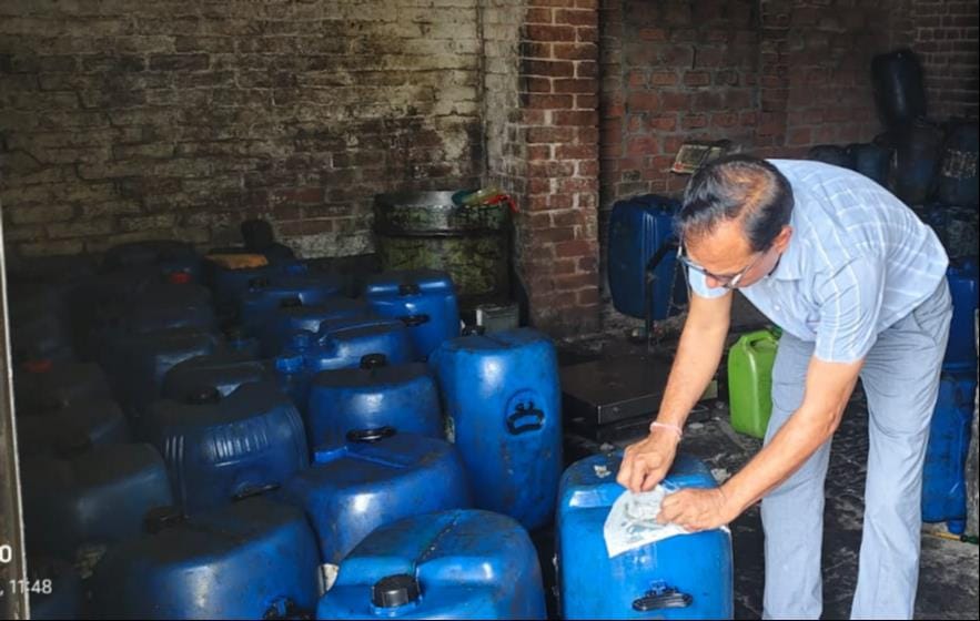 1,582 kg rice bran oil worth Rs 2.21 lakh seized