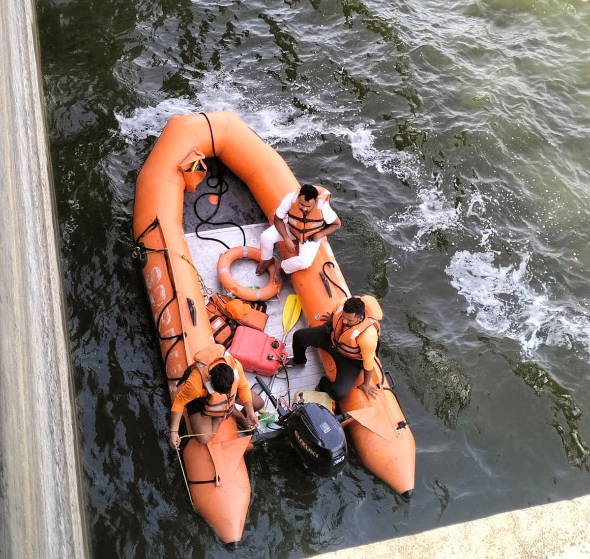 A young man committed suicide by jumping into the Urmil Dam.