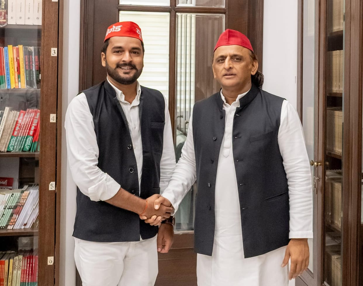 Meeting the former CM, he raised the issue of corruption in development works.