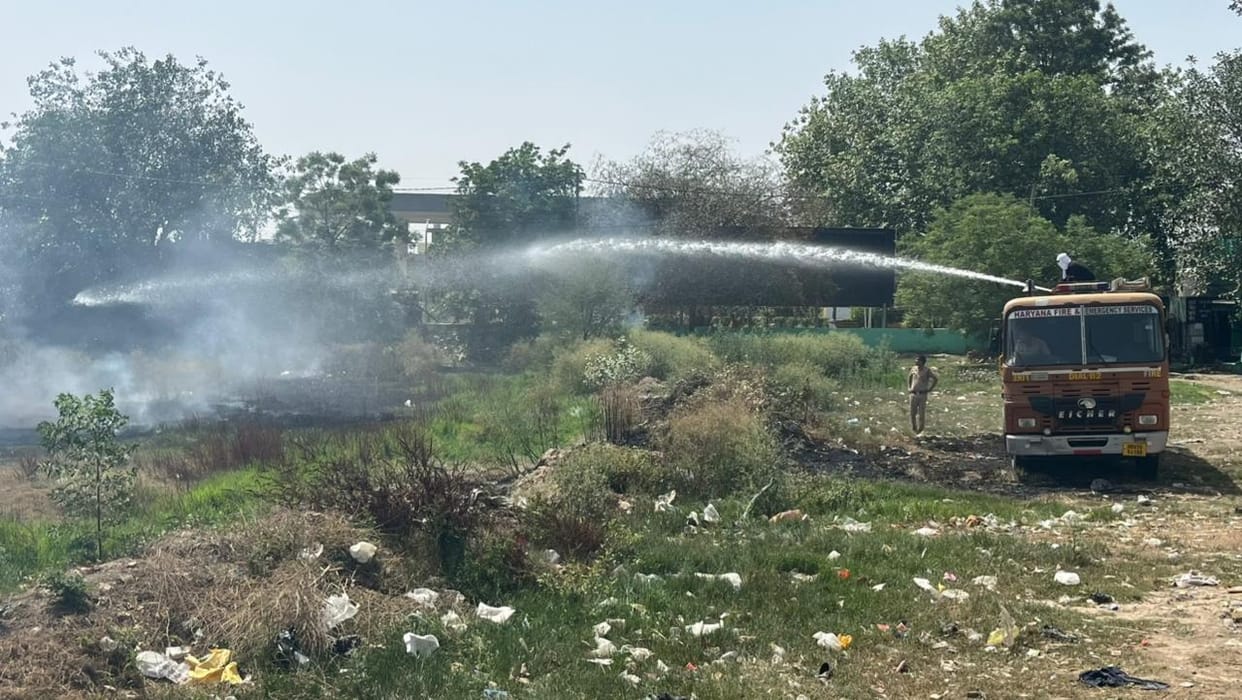 A fierce fire broke out near the hospital and petrol pump, a major accident was averted.