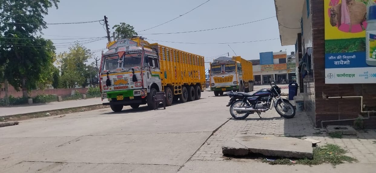 Transporters' strike continues for the third day, loss of over Rs 60 lakh already incurred
