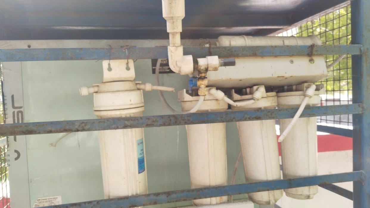 Filters are off, people are drinking water directly from the tank