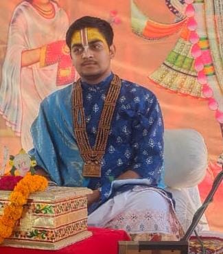 Kalash Yatra taken out before Shrimad Bhagwat Katha