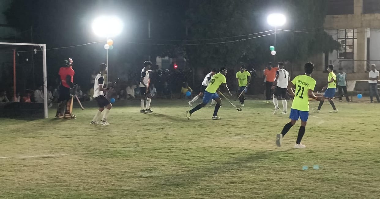 Vivek Academy Varanasi won the title match by 4-0