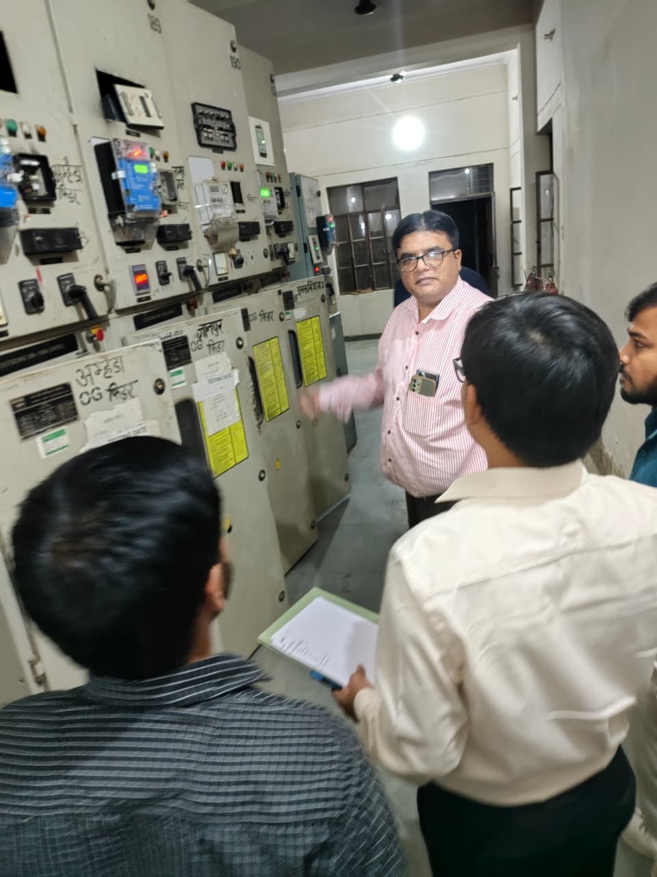 Electricity crisis in many areas, people are also facing water shortage