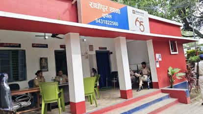 people created ruckus during police raid two injured in Supaul Bihar police investigation