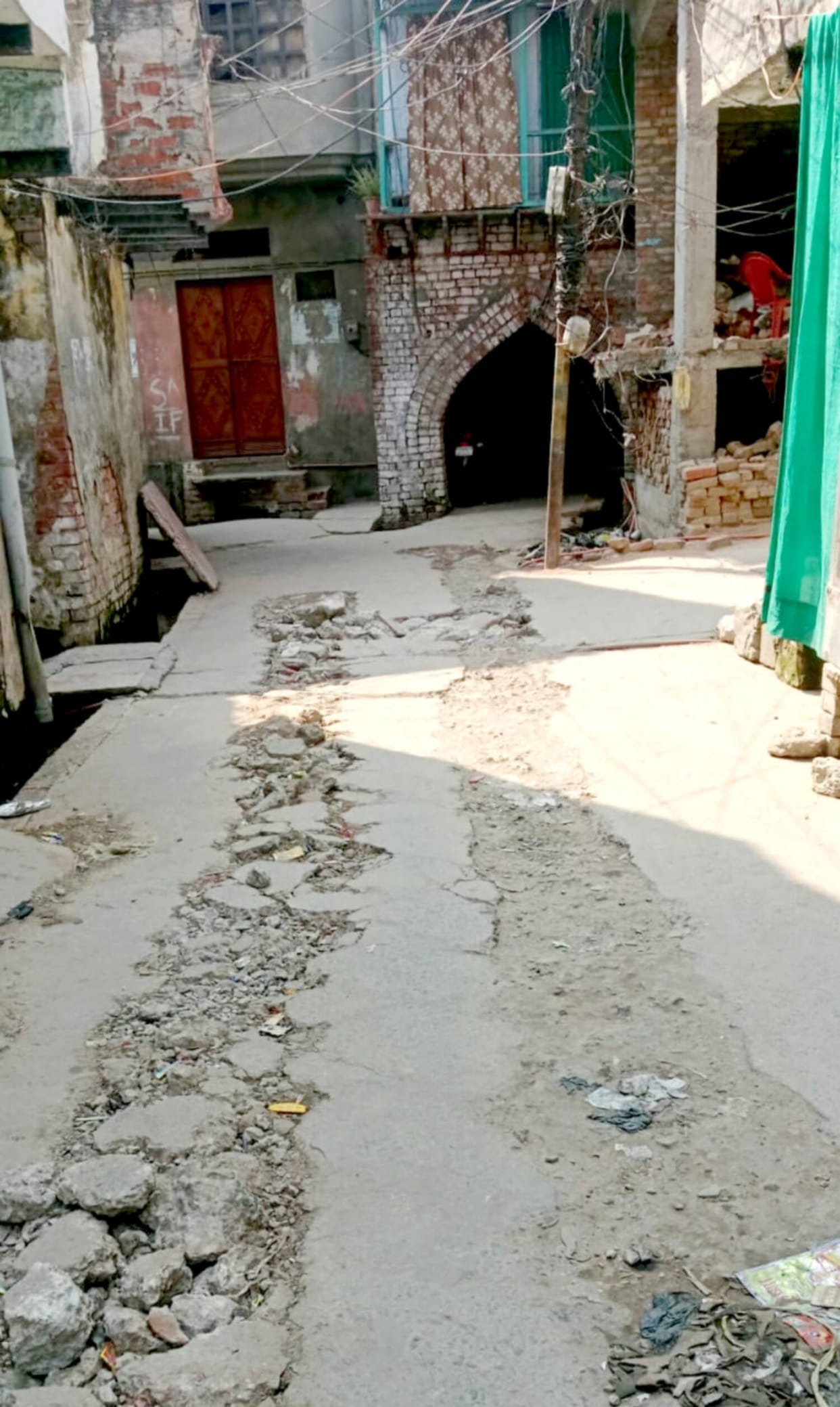 Leakage in the pipeline, dirty water reaching homes