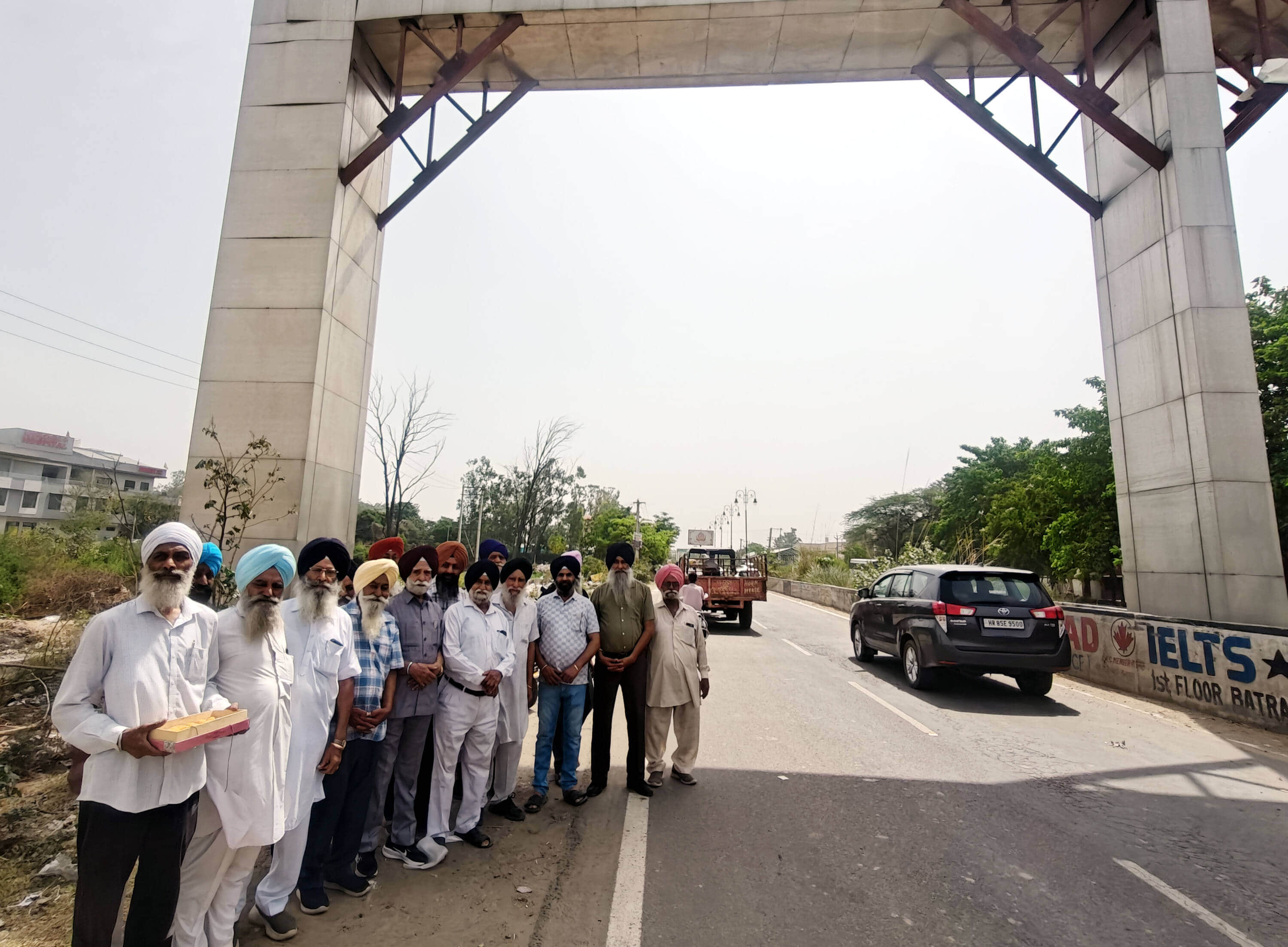 शाहाबाद। शनिवार को द्वार के पुनः शुभारंभ मौके उपस्थित संगत। स्वयं