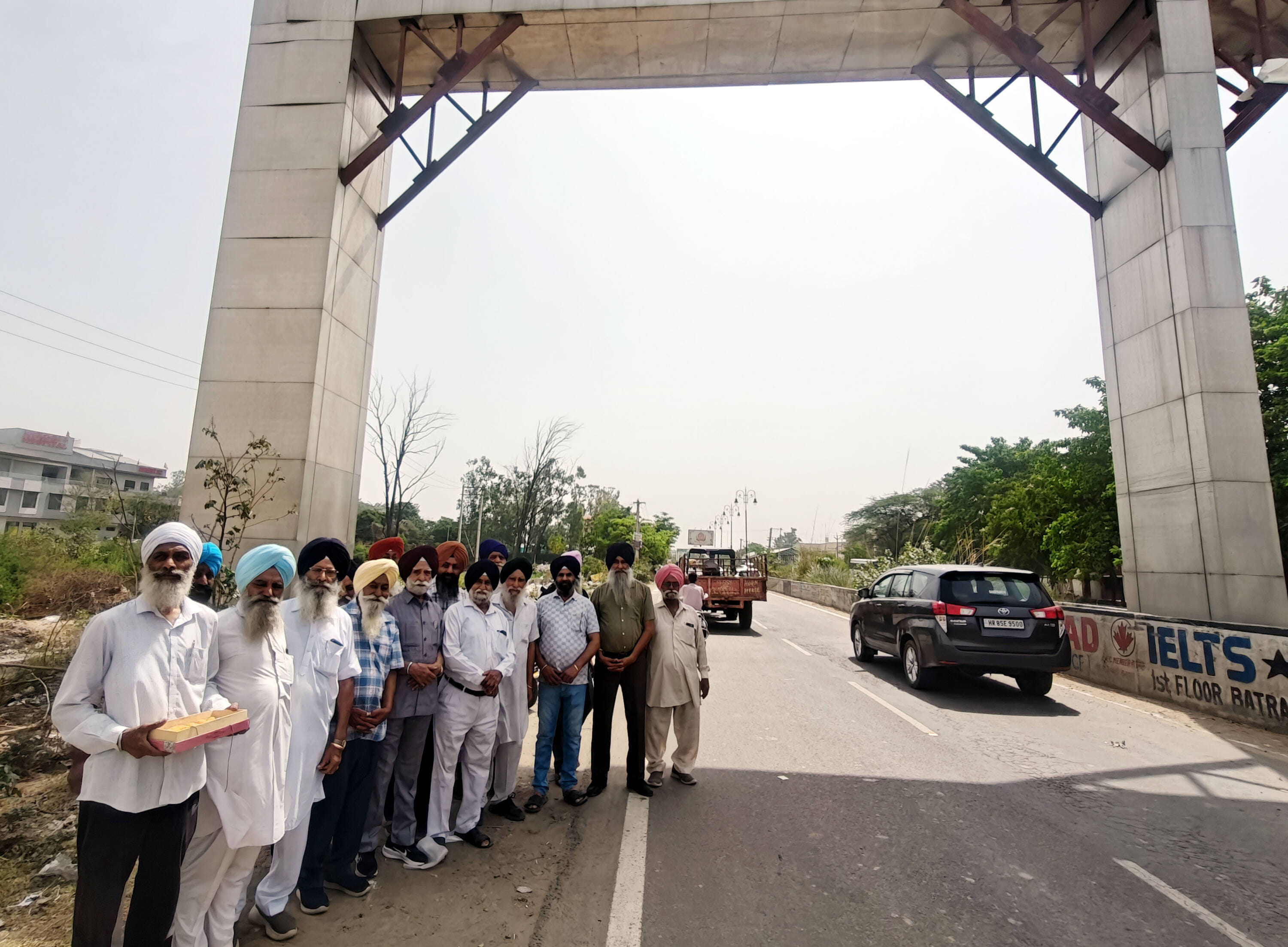शाहाबाद। शनिवार को द्वार के पुनः शुभारंभ मौके उपस्थित संगत। स्वयं