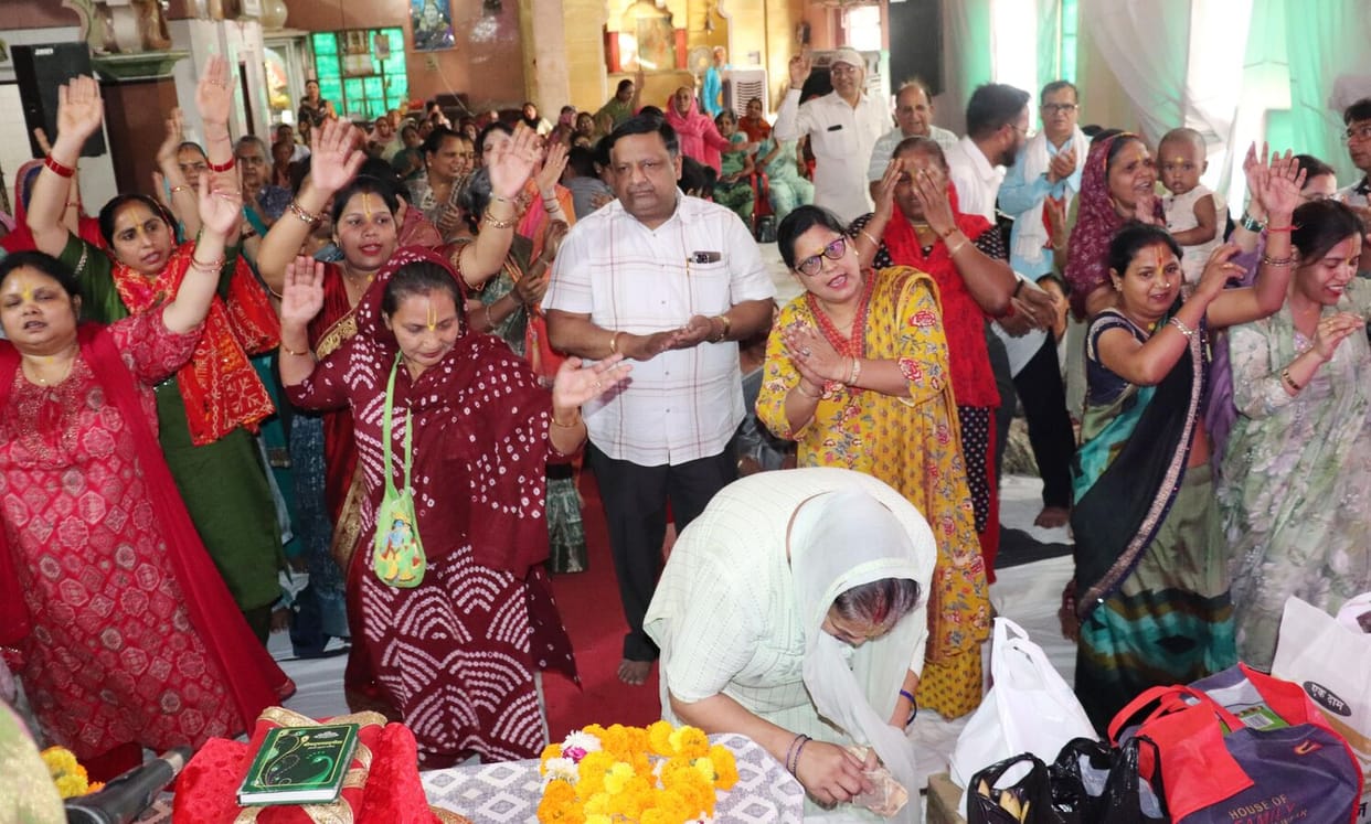 Weekly Shrimad Bhagavat Katha Concludes at the Shiva Temple with Reverence and Devotion