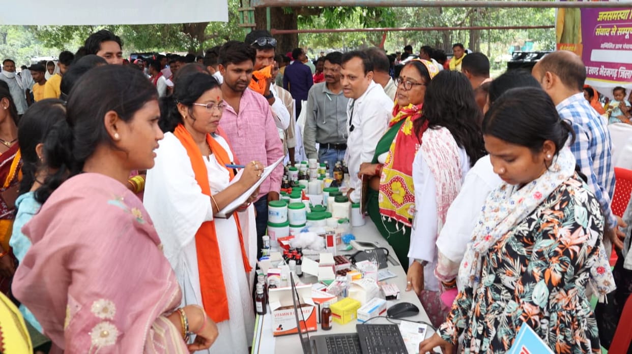 Nautapa Bijapur Massive Crowds Flock to Samadhan Shivir in Kutru