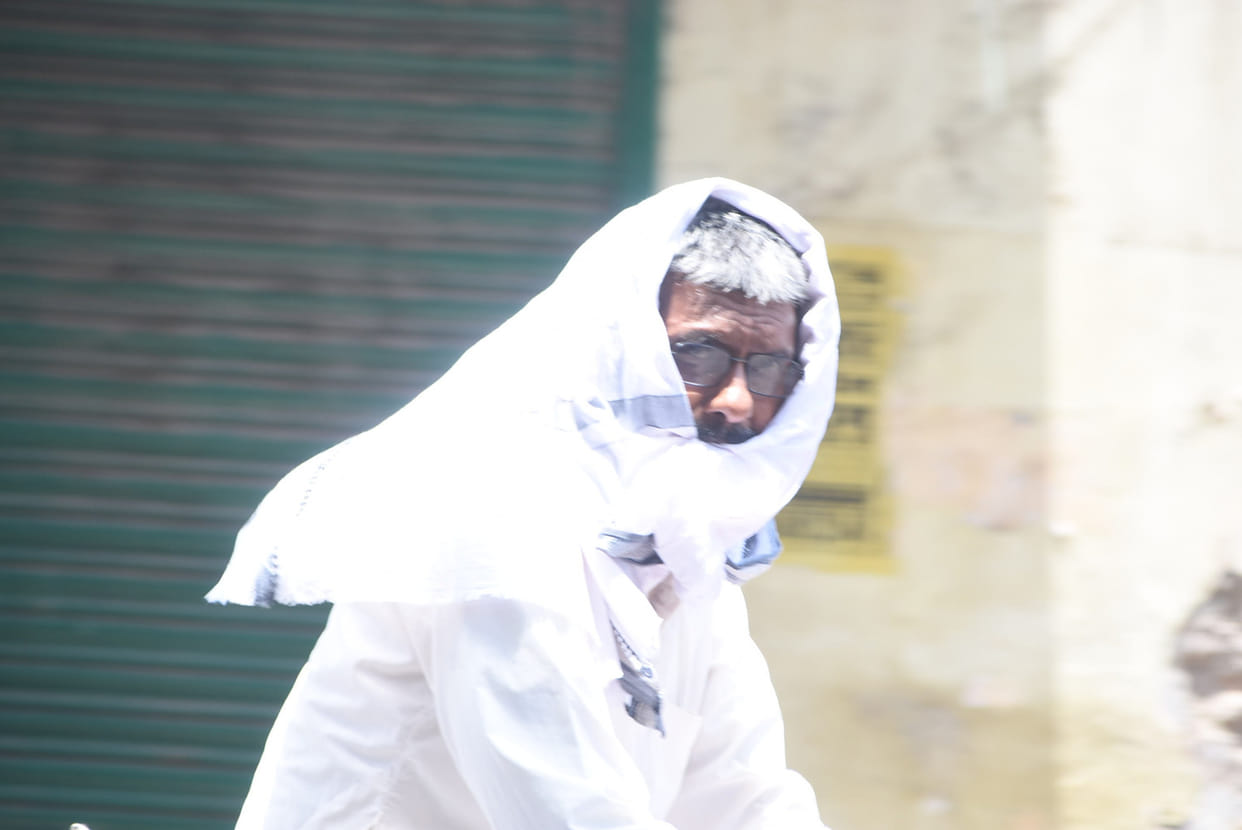 The mercury settled at 42 degrees, the heatwave made people miserable.