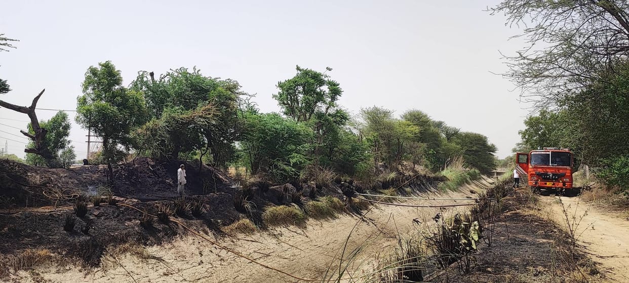 56 Irrigation Pipes Burnt to Ashes After Fire Breaks Out in Dry Bushes