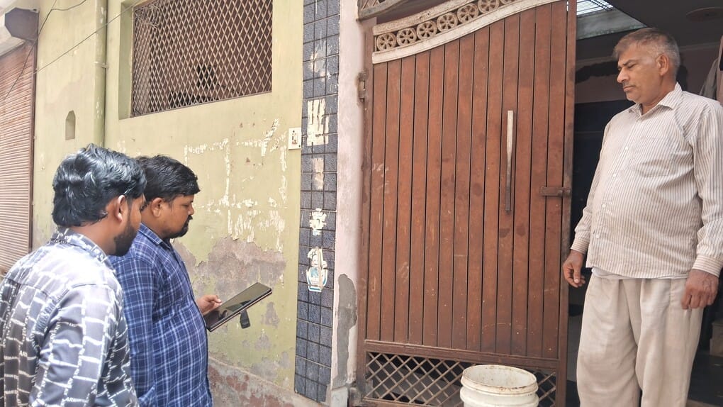 Survey team arrived to check the cleanliness of the city