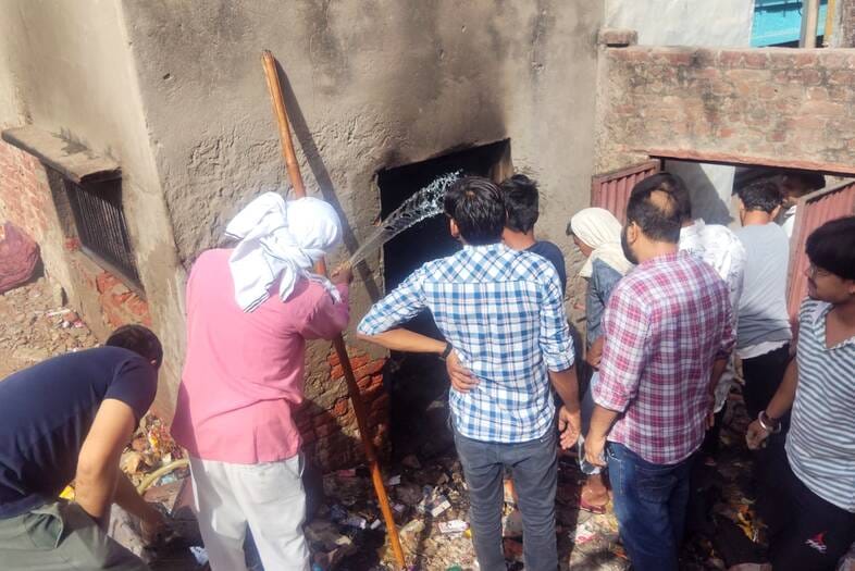 Fire breaks out in warehouse in Bisawar