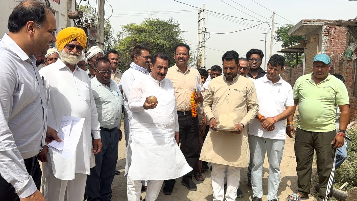 Work on laying new pipelines in Bahari and Jogna Kheda has started.