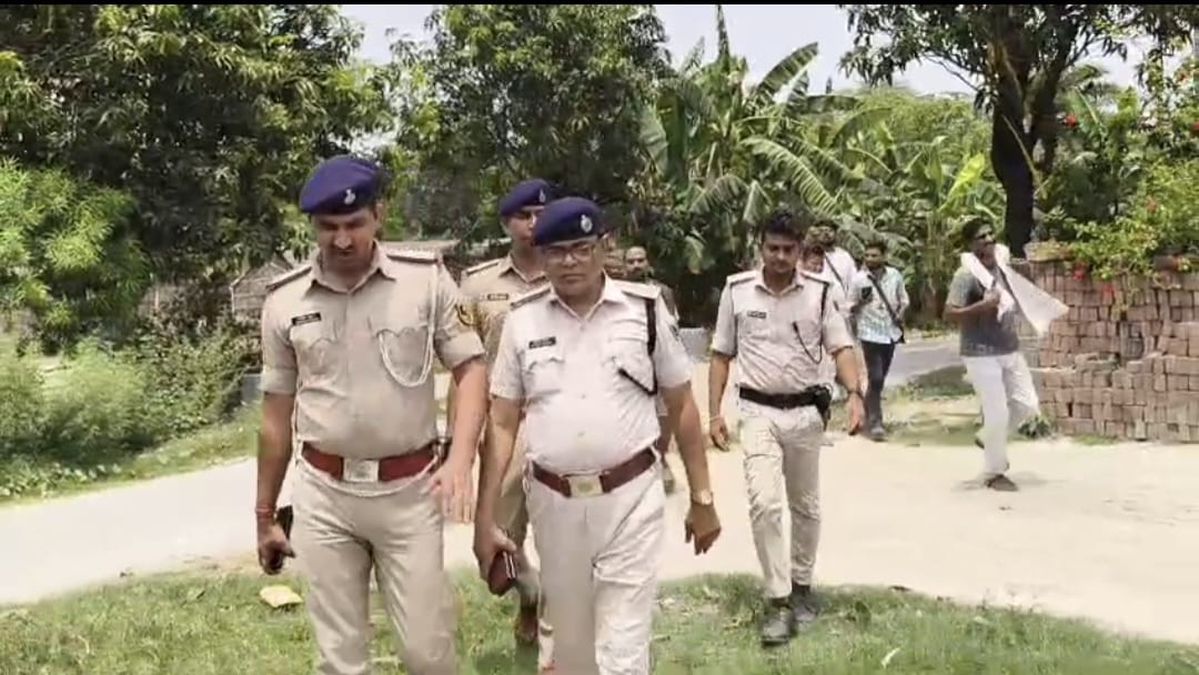 Bihar vaishali younger brother slit his elder brother throat and murdered case Hajipur news