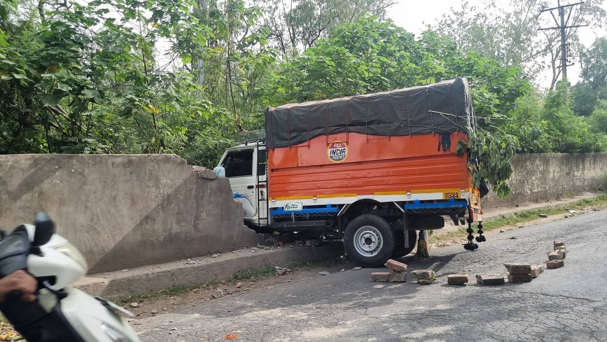 An uncontrolled truck broke the forest department's boundary wall in Nalagarh.