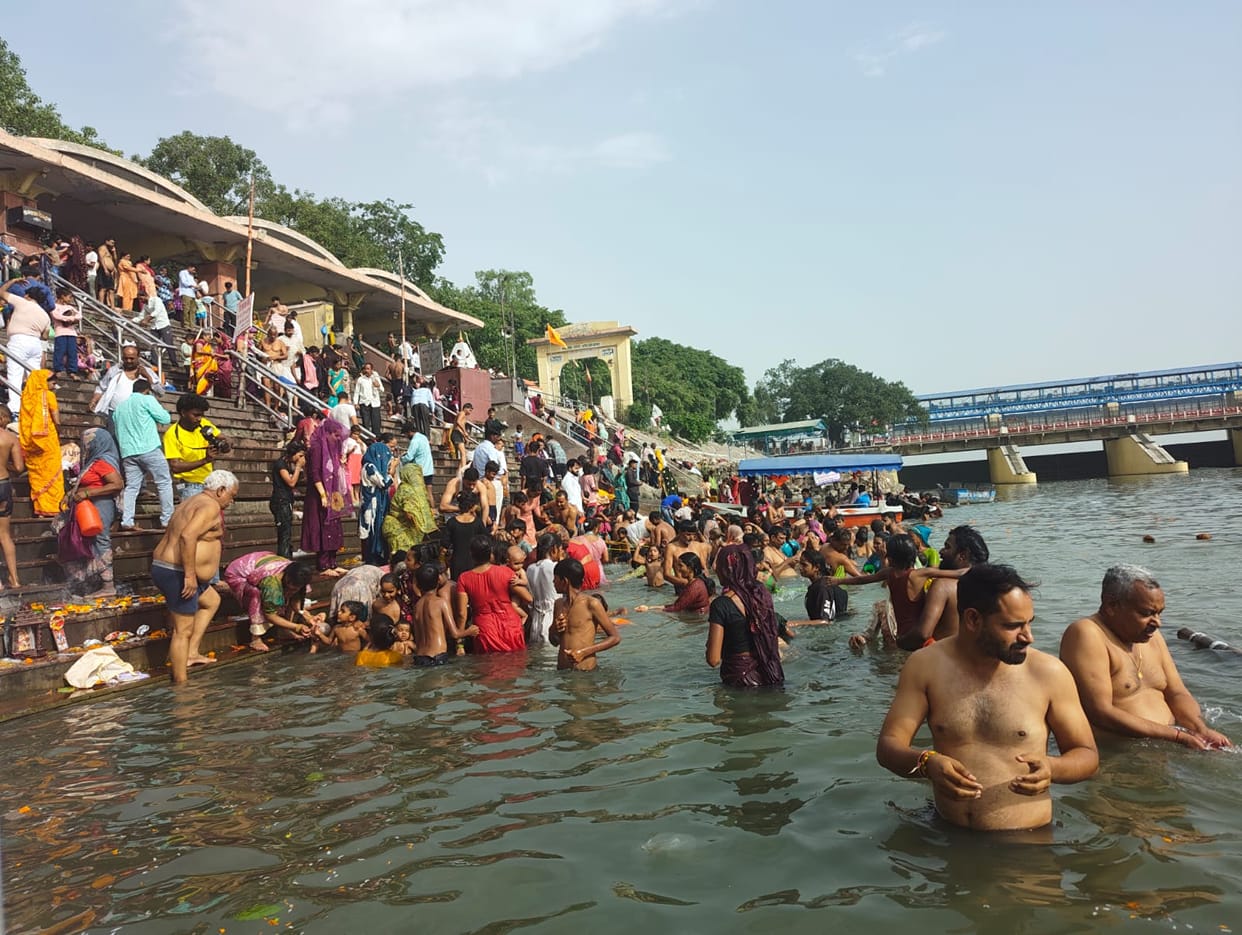 Ganga Dussehra: Devotees took a holy dip, chants of Ganga Maiya resonated.