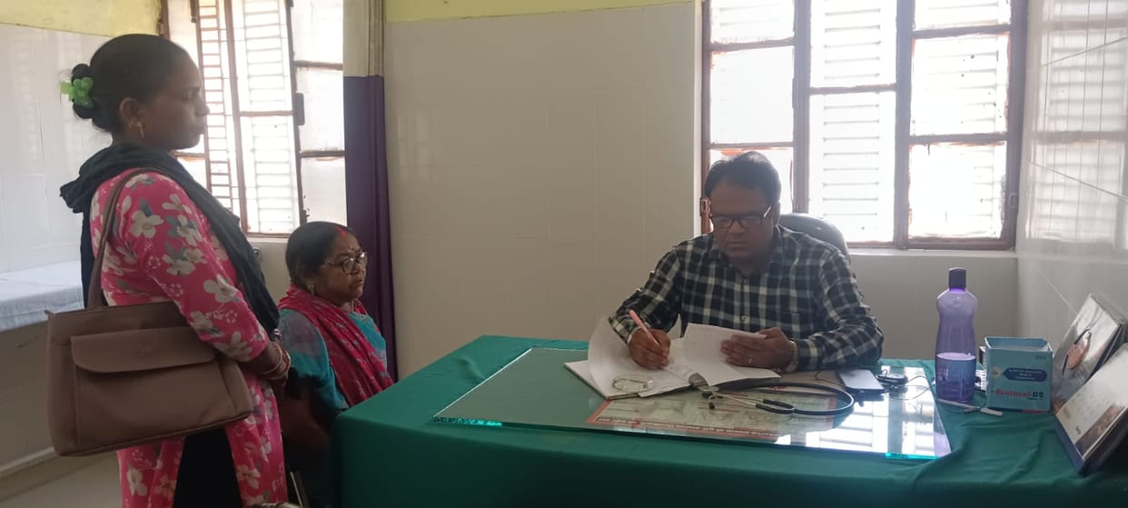 Jan Arogya Mela: Patients Arrive with Complaints of Diabetes, Fever, Abdominal Pain, and Skin Ailments