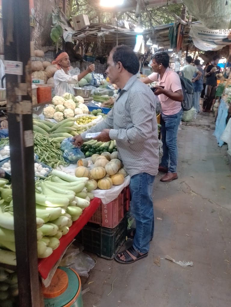 The prices of green vegetables fell by up to 40 percent in summer.