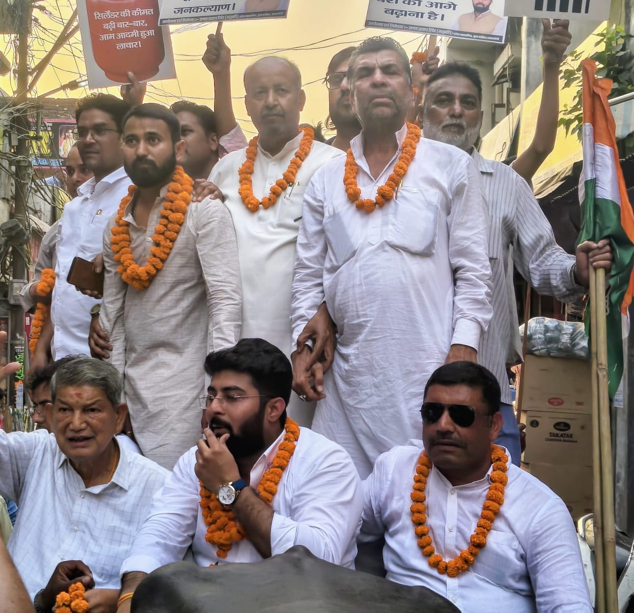 Jhota Buggy Yatra organized in protest against petrol-diesel and paper leak