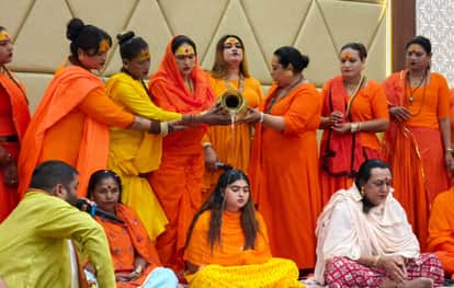 A grand gathering of Kinnar Mahamandaleshwar and saints in Shahdol, 6 Kinnars return home to Sanatan Dharma