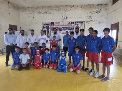 Youths were made aware about drug de-addiction and health.