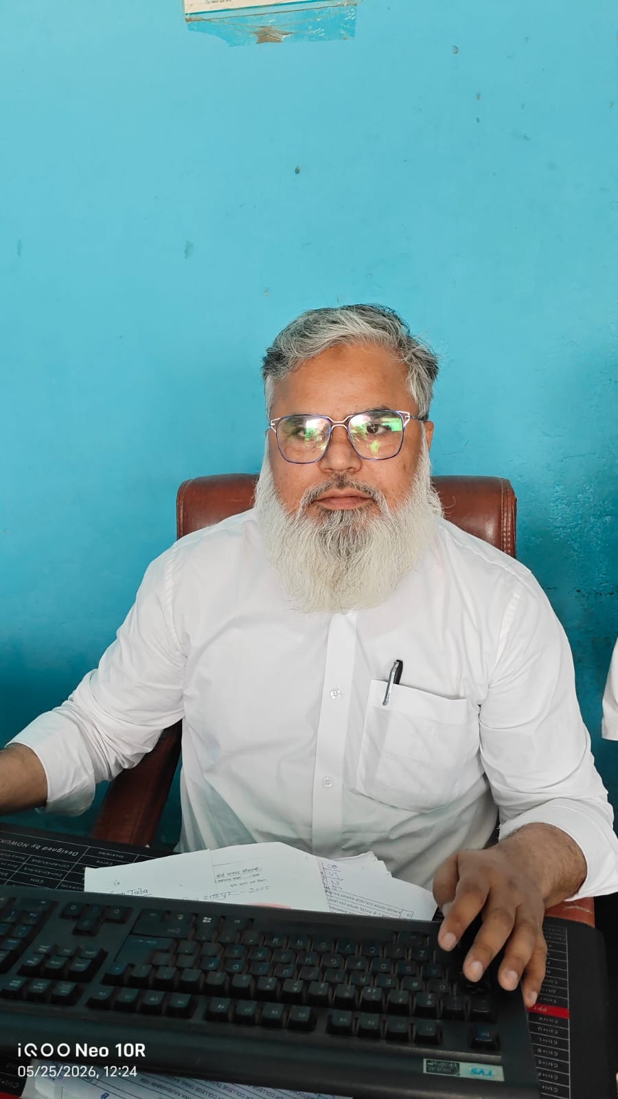 अयाज़ अहमद, दुकानदार