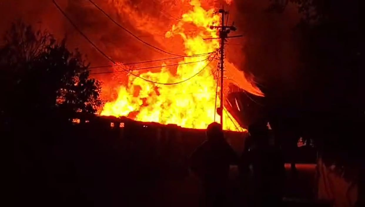 Fire breaks out in ply factory, people scared by explosions