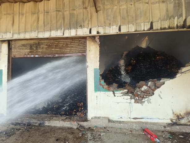 Even after 24 hours fire could not be completely extinguished in Tendu Patta warehouse located in Itpal