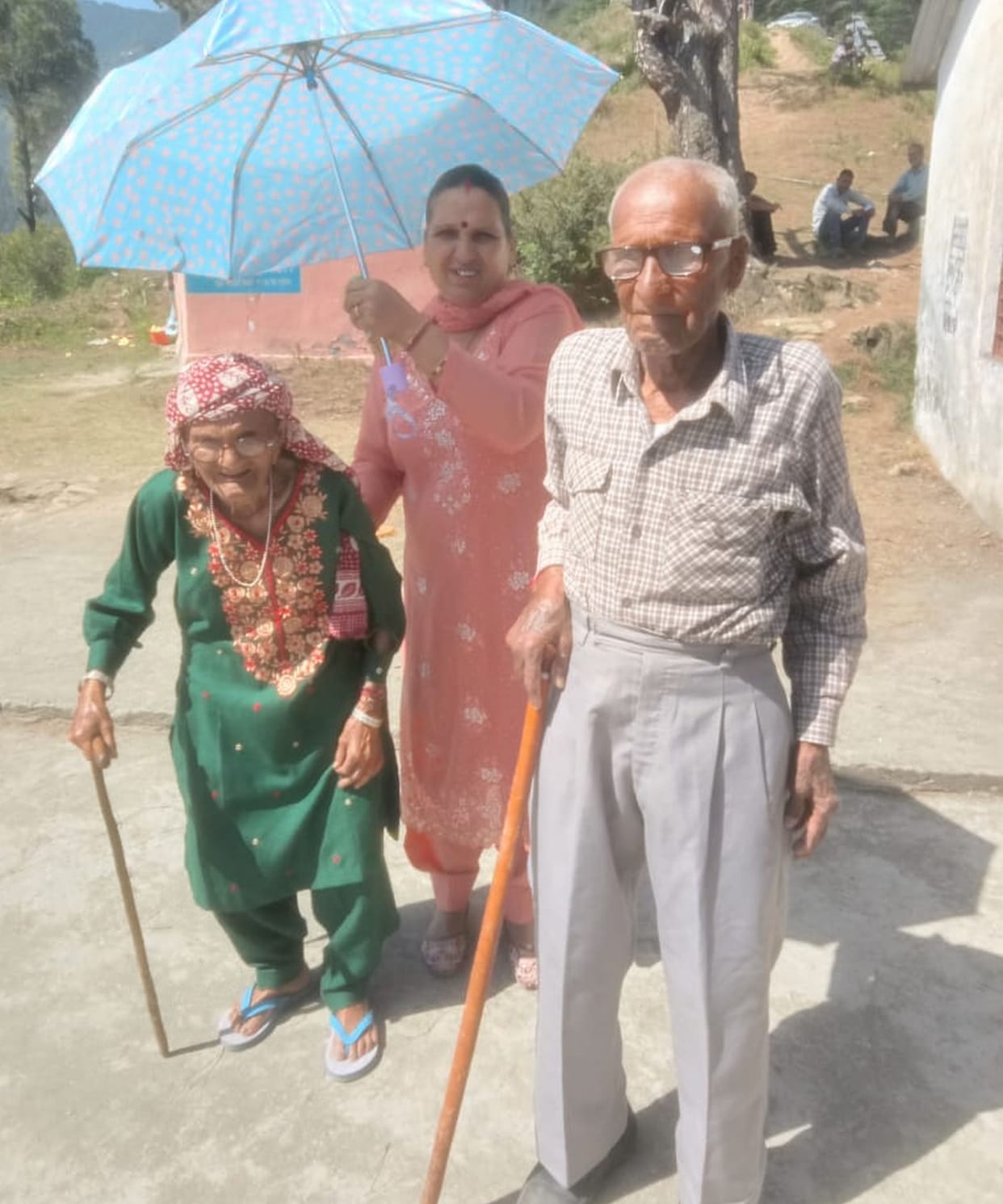 Some reached the polling station with sticks and some with the help of their family members.