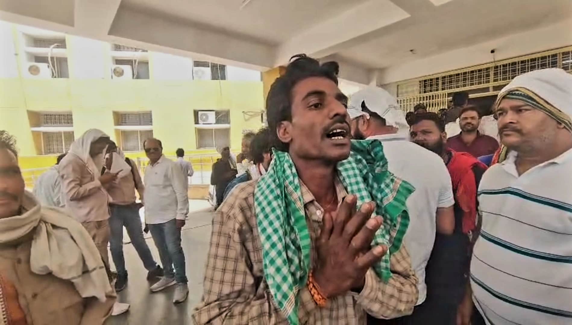 ड्रामा करने वाला अधेड़