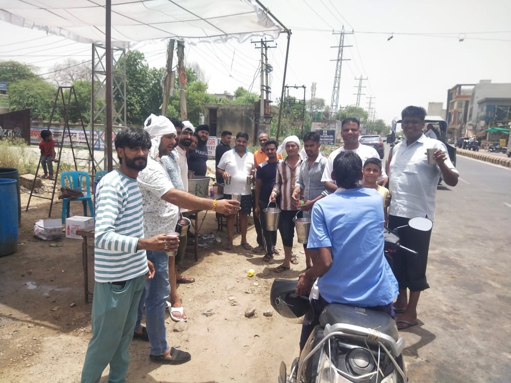 Youths Set Up a Chhabeel in Naseebpur