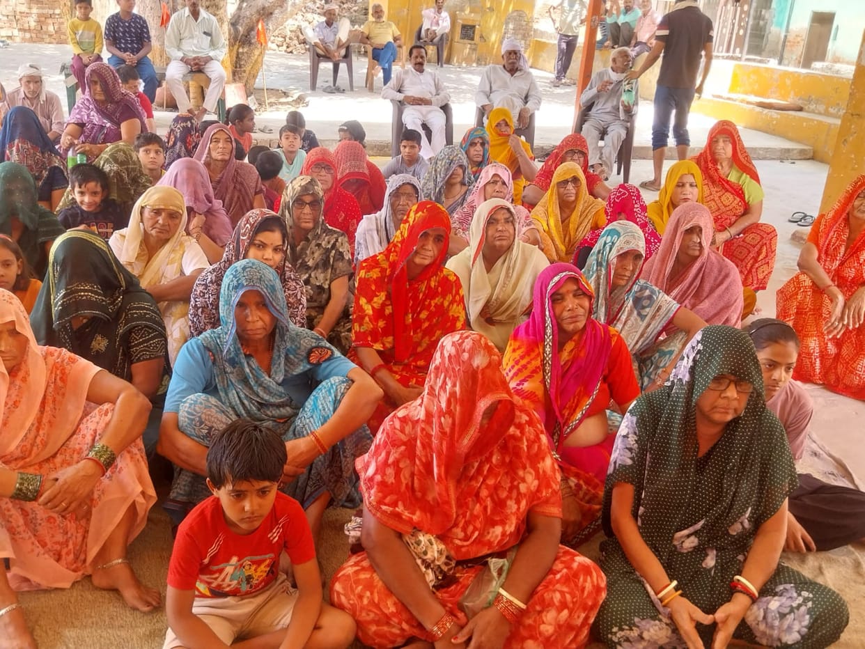 Devotees became emotional upon hearing the tales of Rukmini Vivah and Sudama Charitra.