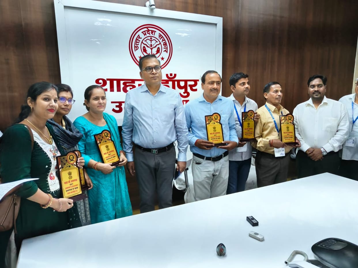 40 Enumerators Honored for Outstanding Contribution to Census Work