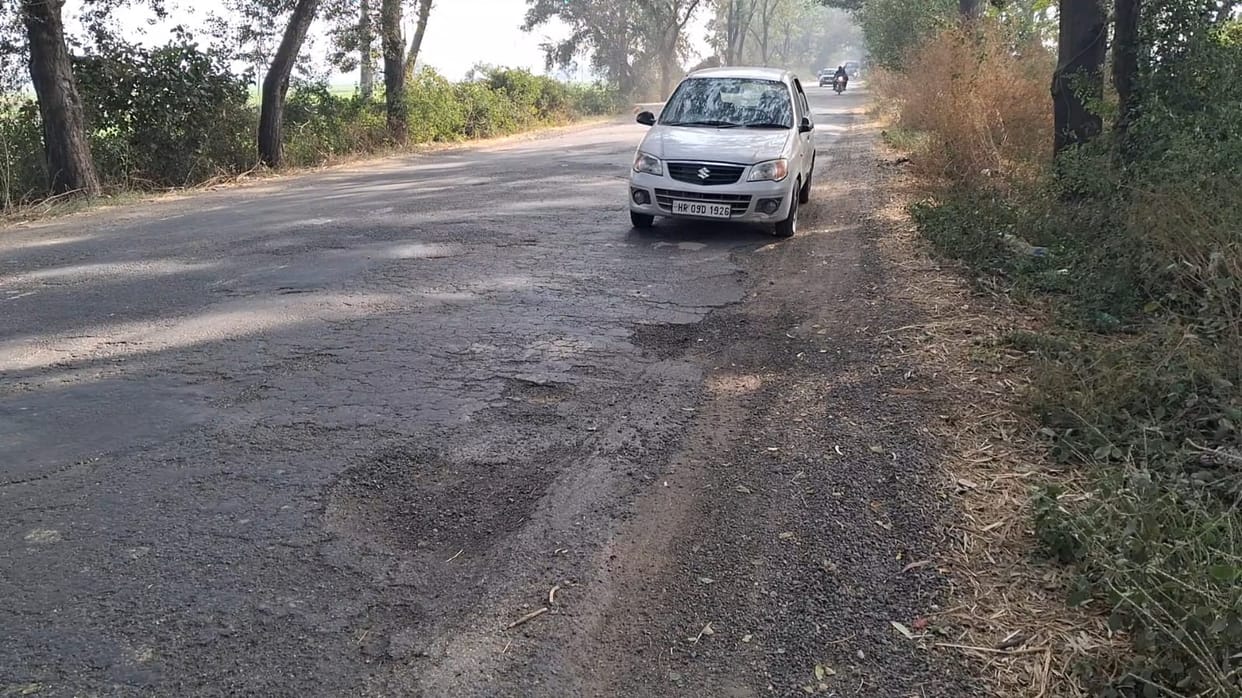 Potholes on Kaithal-Guhla Cheeka road trouble pedestrians