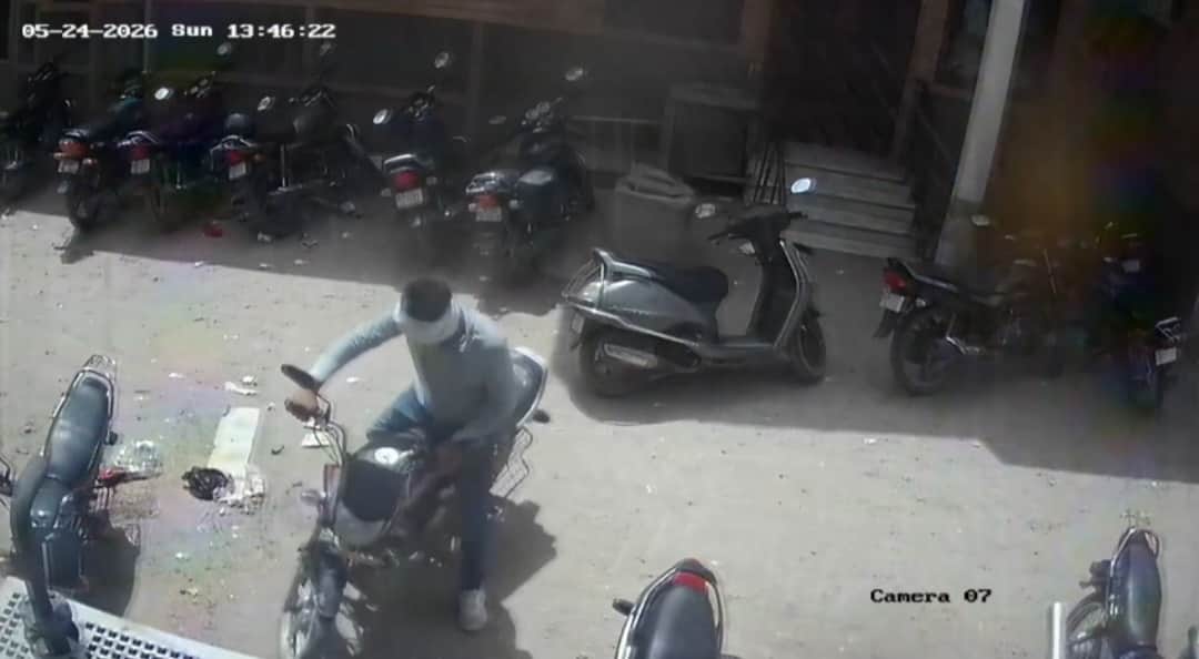 Thieves Strike Same Shop for Two Consecutive Days in Agra, Both Incidents Captured on CCTV
