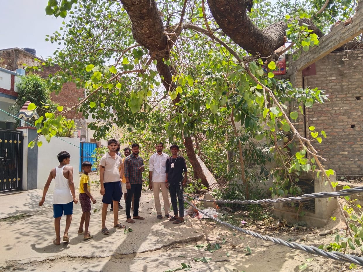 The system collapsed within 24 hours, with power outages lasting four hours in nine neighborhoods.