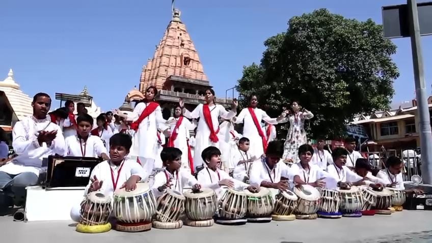 Ganga Dashahara: Tiny Dancers Enchant Mahakal with Non-Stop Dance, Shiva Tandav Resonates in Divine Abode