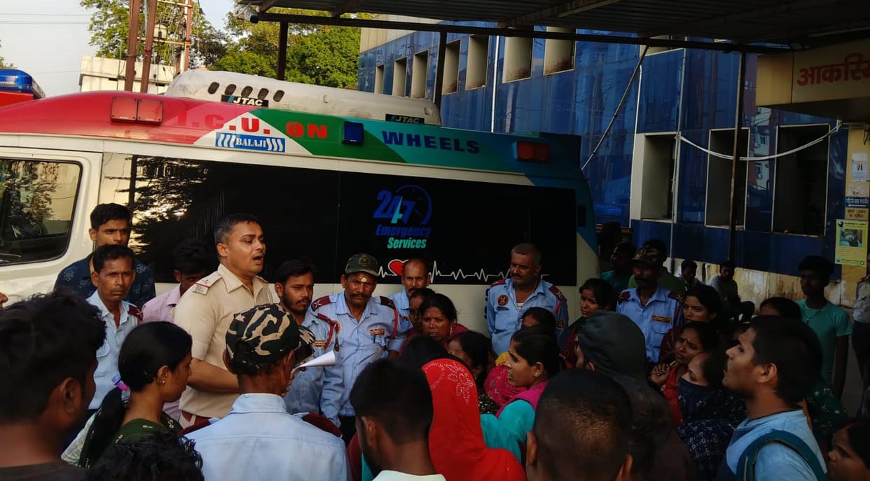 trauki staff protest in skmch medical hospital for illigal demand block emergency Muzaffarpur Bihar