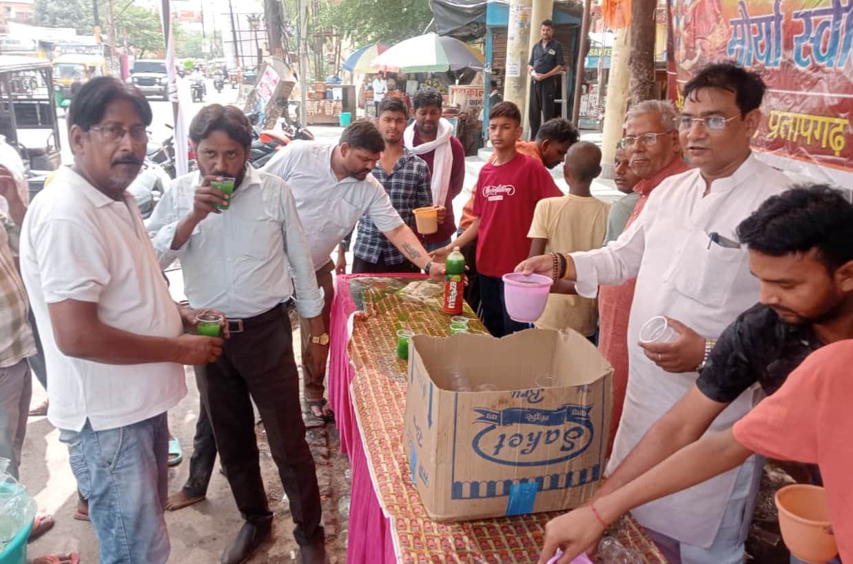 Bhandara and sherbet distributed at various places on fourth Tuesday