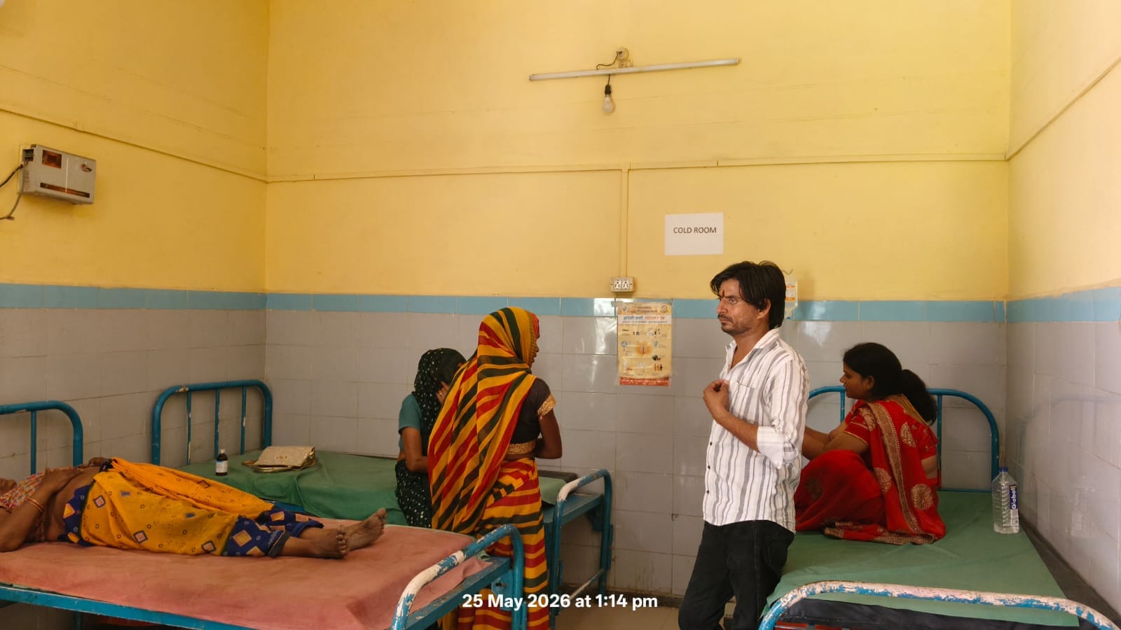 अलीगंज में मारपीट के बाद घायल महिला का  अस्पताल में उपचार कराया गया। संवाद