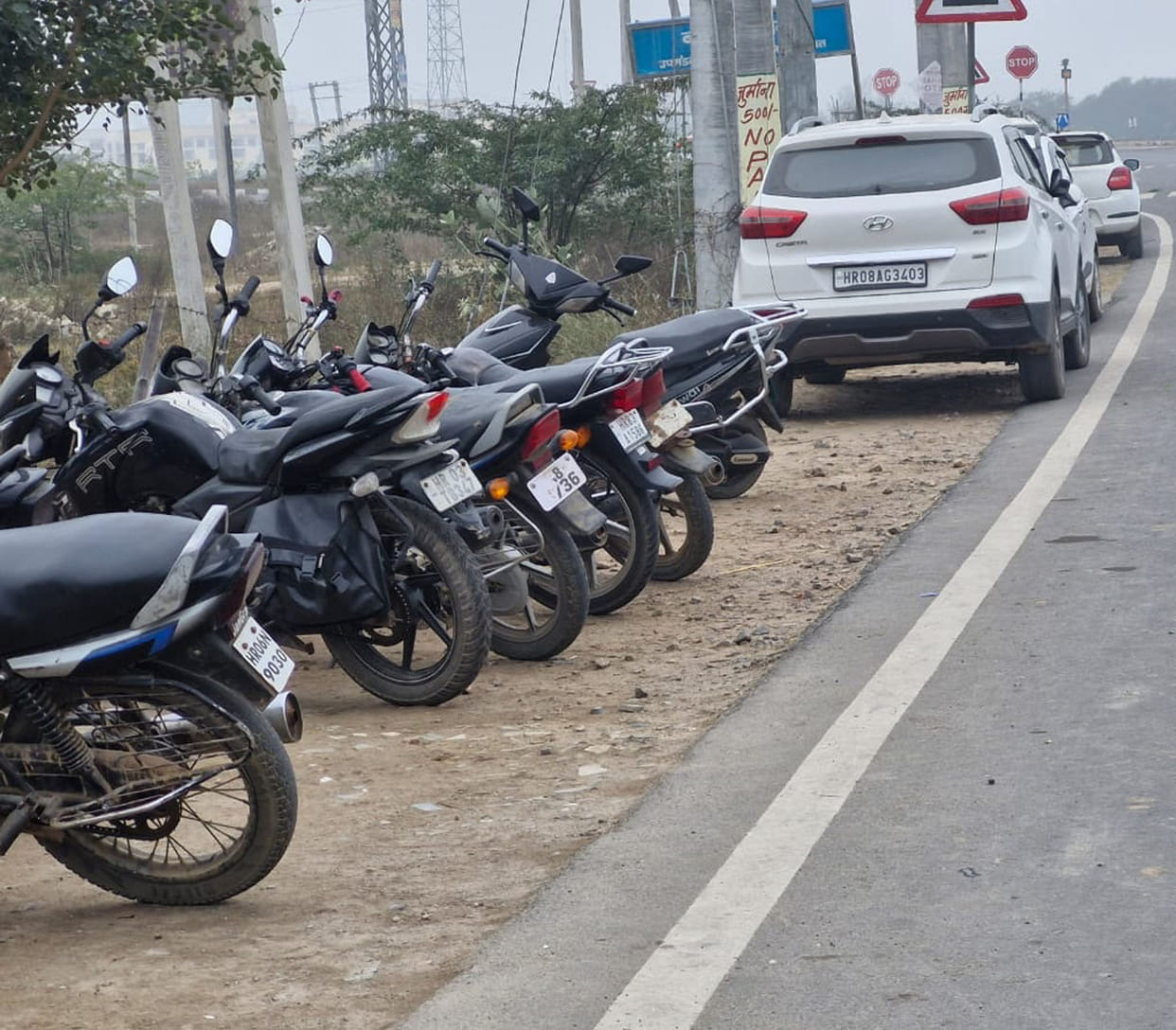 Parking of vehicles on Chandigarh-Hisar National Highway