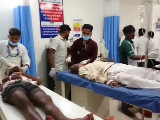 Collided with a magic truck carrying a corpse, 17 injured