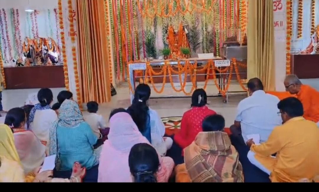 Hanuman Chalisa Resounds 108 Times on AKTU Campus
