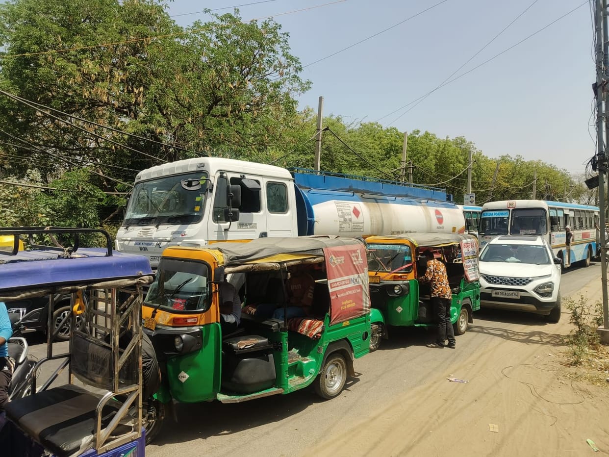 People Desperate for Every Drop of Water Block Nizampur Road in Anger