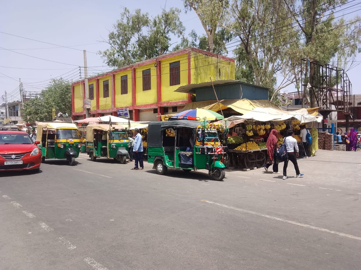 Fuel prices rise; auto drivers' earnings decline.